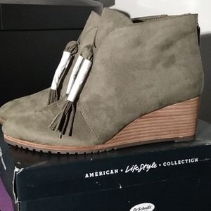 Dr. Scholl's Olive Green Ankle Wedge Boots